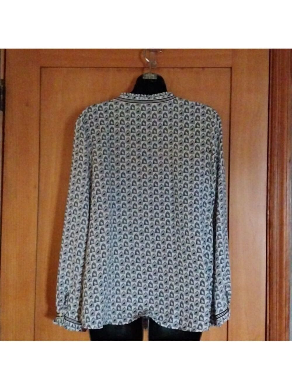 Talbots Women Cream & Blue Birdcage Long Sleeves Blouse SizeL - Picture 5 of 13